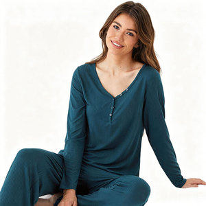 Pyjama en viscose de bambou tricoté uni pour femme, vêtements de nuit respirants, vêtements de nuit personnalisés, vêtements de nuit et de détente pour la maison - Product Image 1