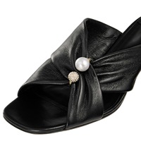 Sandales pour femmes à bout carré et lanières perlées, nouvelle collection été, tendance, fabriquées sur mesure par le fabricant, semelle extérieure en caoutchouc, doublure.