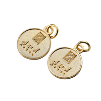 Nouveaux pendentifs de bijoux tendance 2024, breloques plaquées or, breloques de créateur, estampage à chaud, lettres 2D 3D, alliage métallique