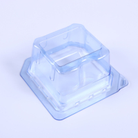 Plateaux d'emballage thermoplastiques moulés sur mesure pour l'emballage des implants rachidiens et autres dispositifs médicaux