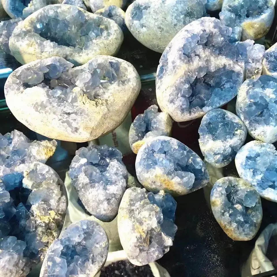 بالجملة عالية الجودة الطبيعية الخام Celestite الجيود الخام الأزرق Celestite الكتلة