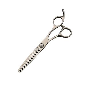 กรรไกรซอยผมมืออาชีพ สแตนเลส 440C ขนาด 6 นิ้ว สำหรับคนถนัดขวา พร้อมฟัน 11 ซี่ สำหรับใช้ในร้านเสริมสวย - Product Image 4