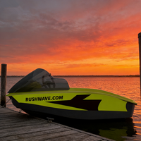 Jet ski électrique RUSHWAVE V1 16kw 50kw/h Vitesse maximale 52km/h Moto nautique personnelle en matériau ASA respectueux de l'environnement Bateau à eau automatique
