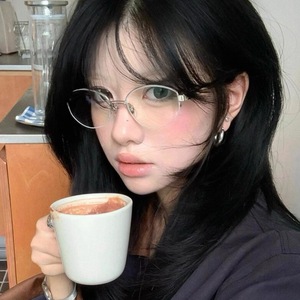 กรอบแว่นตาแบบครึ่งกรอบรูปวงรีสำหรับผู้หญิง น้ำหนักเบา เลนส์เรซิ่นป้องกันรังสียูวี กรอบครึ่งสำหรับแว่นสายตา รุ่นปี 2025 - Product Image 2