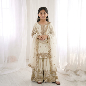 Ensemble Kurta Palazzo brodé pour filles avec dupatta, tenue indienne pakistanaise ornée de perles et de paillettes, idéale pour les mariages et les fêtes - Product Image 1