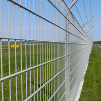 Clôture en treillis métallique à double barre 656 Panneau de treillis métallique à double fil 686 Clôture à double fil horizontal Modélisation 3D Écologique Imperméable