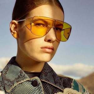 Nouvelles Lunettes de Soleil Carrées Surdimensionnées pour Femmes, Monture Métallique Rétro Rouge, Tendance 2020 - Product Image 4