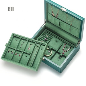 Piccolo verde <span class=keywords><strong>antico</strong></span> contenitore di monili di cuoio con il supporto di viaggio dell'organizzatore di immagazzinaggio per i braccialetti del braccialetto orecchini ad anello regalo