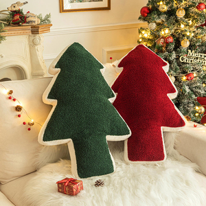 Coussin décoratif de Noël en bouclette verte, doux et rembourré en coton PP, pour la décoration du salon - Product Image 5
