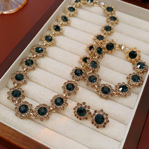 Set di Gioielli Vintage in Rame e Zircone, Bracciale, Orecchini e Collana, Stile Retrò di Lusso per Donna - Product Image 6