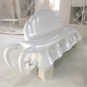 Banc en plastique coloré en forme de homard pour mobilier de centre commercial, design durable, fabrication sur mesure - Product Image 3