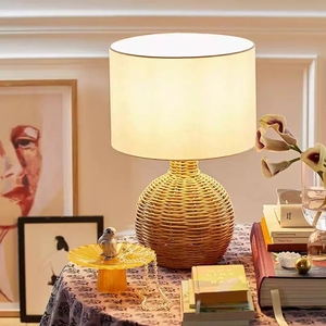 Lampada da Comodino in Stile Wabi-sabi, Arte Retrò Americana in Rattan, Decorazione per Atmosfera di Casa e Studio - Product Image 4