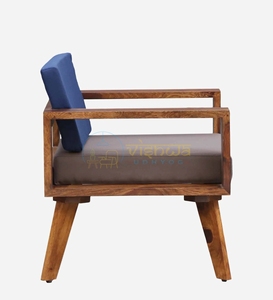 Fauteuil lounge en bois de noyer avec siège et dossier rembourrés, accoudoirs larges, pieds inclinés et design moderne du milieu du siècle - Product Image 3