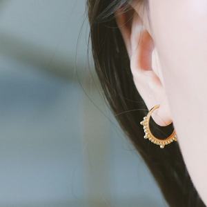 Boucles d'oreilles clous en acier inoxydable plaqué or 18 carats, anti-ternissement, style bohème tendance, gravure personnalisée, vente en gros pour femmes - Product Image 2