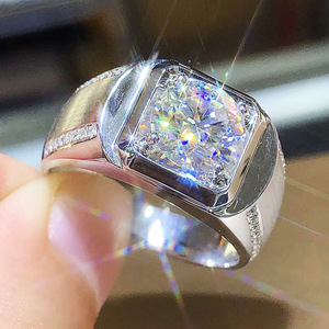 Anello di Cristallo per Uomo, Accessorio Minimalista per Uso Quotidiano e Feste - Product Image 1