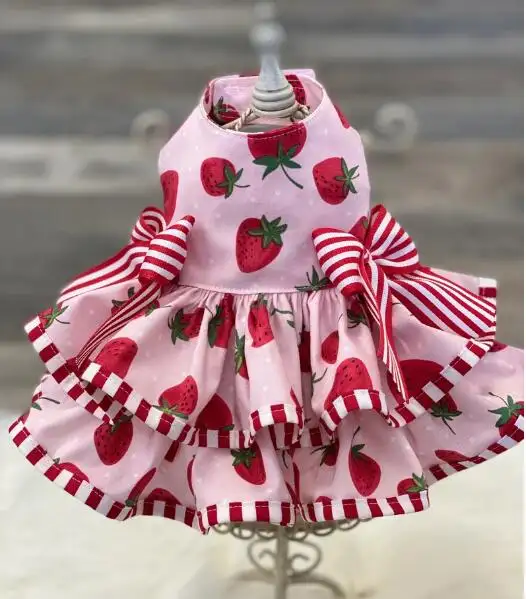 Wholesale Strawberry Dog Harness Dress Ruffled Corset Princess Pet Dress for Wedding Birthday Party