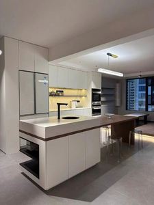 ตู้ครัวไม้แข็งครบชุดสำหรับการออกแบบห้องครัวที่หรูหรา - Product Image 6