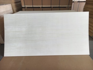 Proveedor Chino <span class=keywords><strong>de</strong></span> <span class=keywords><strong>Madera</strong></span> Contrachapada <span class=keywords><strong>de</strong></span> Álamo <span class=keywords><strong>de</strong></span> 1220x2440mm y 18mm, Ecológica, Impermeable por Ambos Lados, para Sala <span class=keywords><strong>de</strong></span> Estar - Product Image 2
