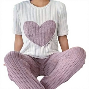 Conjuntos de Pijamas Sexys de Verano y Otoño para Mujer al por Mayor, 100% Poliéster Satinado, Cómodos, Suaves al Contacto con la Piel, Manga Corta, Elásticos en la Parte Delantera - Product Image 3
