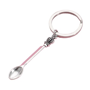 Cadeaux promotionnels très vendus Porte-clés en métal argenté mignon en gros Couteau Fourchette Cuillère Porte-clés Personnalisé Couronne Porte-clés en métal 3D - Product Image 6