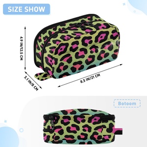 Pochette de papeterie personnalisée à imprimé léopard avec fermeture éclair, trousse scolaire, étui à crayons, organisateur d'accessoires essentiels pour le sac à dos des enfants - Product Image 2