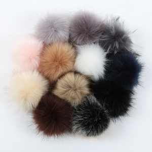 批发时尚仿皮草Pom配件狐狸毛绒Pom Pom皮草 - Product Image 3