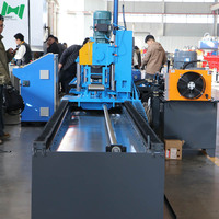 Machine de formage à froid pour la production de supports de montage photovoltaïques