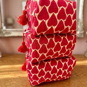 Ensemble de trousses de maquillage de voyage bohèmes à pompons Cœur Rouge, 3 petites trousses écologiques imperméables avec fermeture éclair - Product Image 3
