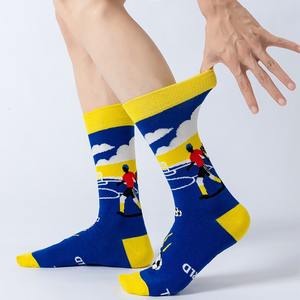 Chaussettes amusantes pour joueurs de football avec motif de ballon de football - Product Image 4