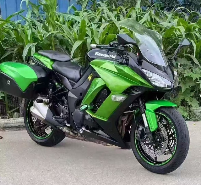 Kawasaki Z1000SX Sport Tourer 1043cc Inline 4-Cylinder Engine Adjustable Windshield Motos a Gasolina