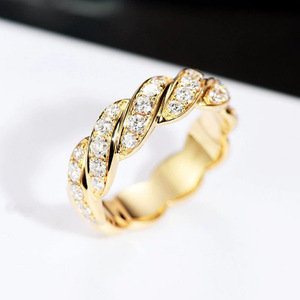 Anello da uomo in stile cubano intrecciato con pietra scintillante, fascia larga, anello alla moda per tutti i giorni, gioiello hip hop. - Product Image 1