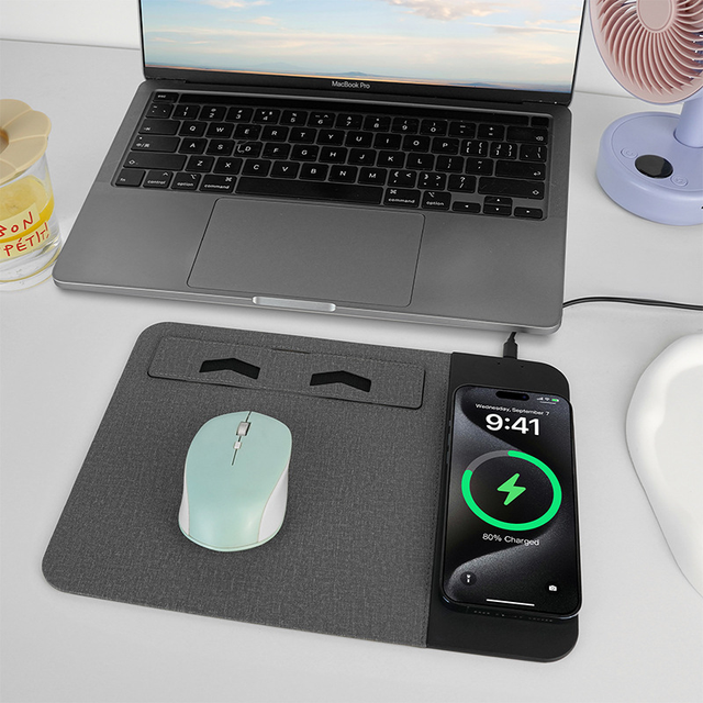 2026 Trending Leather Portable Mouse Pad Qi Wireless Charger Phone Holder 3 1 Desk Organizer Scratch Proof Fast Charging for