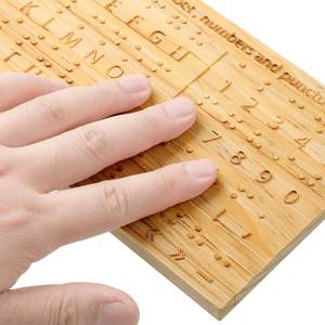 Herramienta educativa Montessori, puntos tallados para personas videntes, salas de escape, tablero de alfabeto Braille de madera - Product Image 5