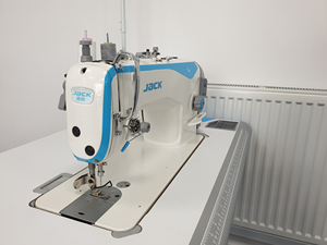 New Jack F4 Direct Drive <b>Sewing</b> Machine Lockstitch Machine With Complete Table - Product Image 3
