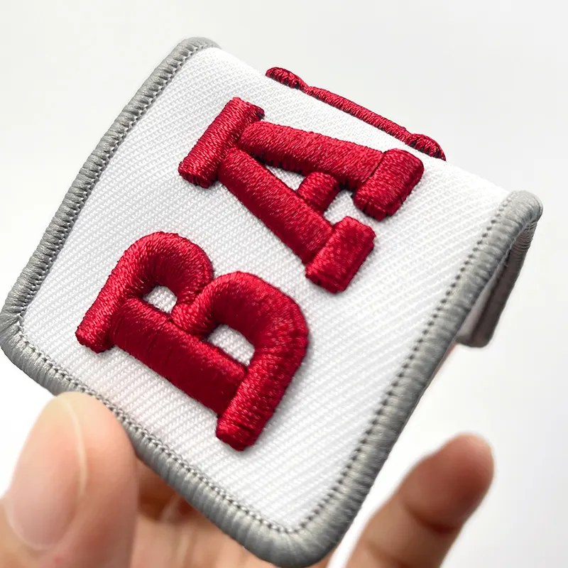 Logo kustom 3D Patch bordir pada pakaian Sublimasi transfer panas besi pada huruf Patch bordir
