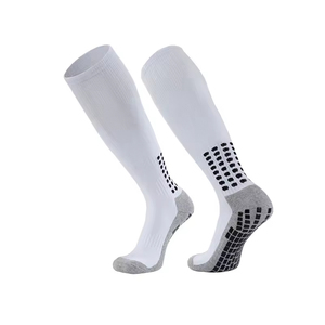 Vente Flash en Gros Chaussettes de Football Antidérapantes Couleurs Unies Compression Amortissement du Talon Haute Qualité - Product Image 2