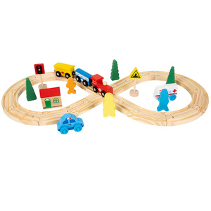 Ensemble de train électrique en bois de pin avec <span class=keywords><strong>locomotive</strong></span> à piles, wagons, arbres, jouet ferroviaire Montessori pour tout-petits - Product Image 2