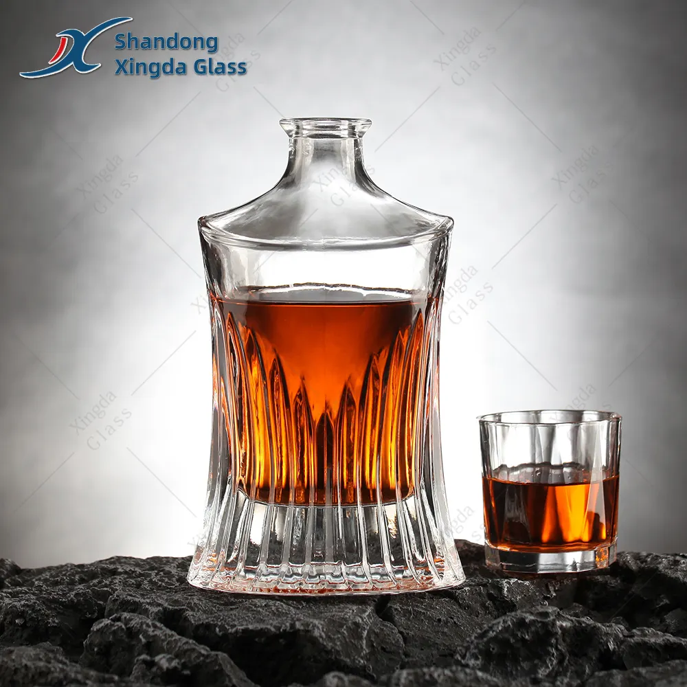 Xingda Custom Empty 1 Liter Spirit Flint Glass Wine Whiskey Bottles For Liquor Package Manufacturer