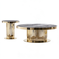Table basse gigogne de luxe en pierre frittée ronde avec bande verticale dorée en acier inoxydable, ensemble de tables à thé personnalisées pour salon