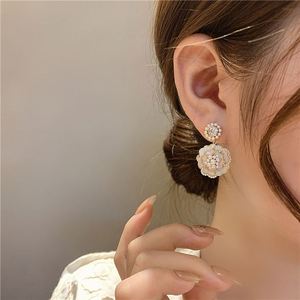 Boucles d'oreilles coréennes tendance, boucles d'oreilles pendantes en forme de fleur de camélia, boucles d'oreilles pendantes en émail et perles pour femmes - Product Image 4
