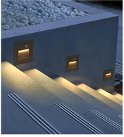 Éclairage d'escalier extérieur intelligent à LED encastré en aluminium avec détection de présence humaine