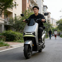 Scooter électrique Roywell D60 à usage quotidien, 72V 25Ah, 1000W, puissant, pour adultes, avec pédales, autonomie de 80 km, vitesse de 40-60 km/h