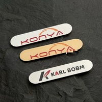 Étiquettes métalliques personnalisées pour meubles avec logo gravé en usine, plaques de nom en métal pour meubles en laiton antique embossé