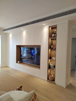 Mueble de TV Moderno Integrado con Iluminación LED y Estantes Abiertos para Almacenamiento, Color Blanco, para Sala de Estar, Personalizable
