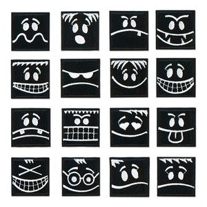 Patch thermocollant en tissu brodé créatif, motif carré noir avec expression amusante, pour vêtements, chapeaux et sacs à dos - Product Image 1