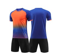 Maillots de football personnalisés pour hommes - Tenues de football respirantes pour l'été 100% polyester à manches courtes