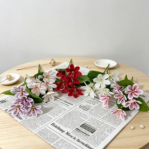 Bouquet de lys artificiels 6 fleurs à tige unique, violet, rouge, blanc, rose, en plastique, pour décoration, hôtel, scène - Product Image 3