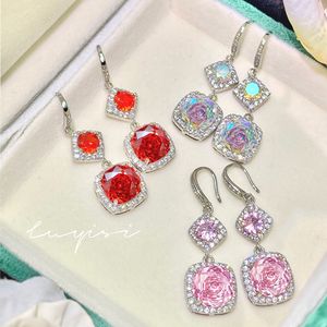 Pendientes rojos chinos de corte Rosa milenario para mujer, Nueva joyería de moda de gota de gradiente largo cuadrado de diamante rosa brillante octogonal - Product Image 2