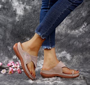 Chanclas de verano de alta calidad para mujer, sandalias de moda para mujer, zapatos de bomba, Sandalias planas transpirables con plataforma de playa, fábrica de China - Product Image 6