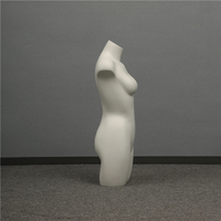 Mannequin féminin réaliste en gros, mannequin féminin aux formes généreuses